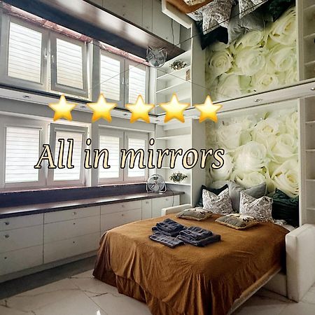 Deluxury Mirror Apartament Centrum Warsawa Bagian luar foto