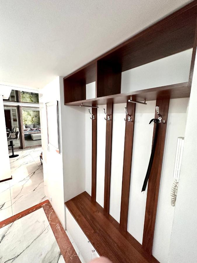 Deluxury Mirror Apartament Centrum Warsawa Bagian luar foto