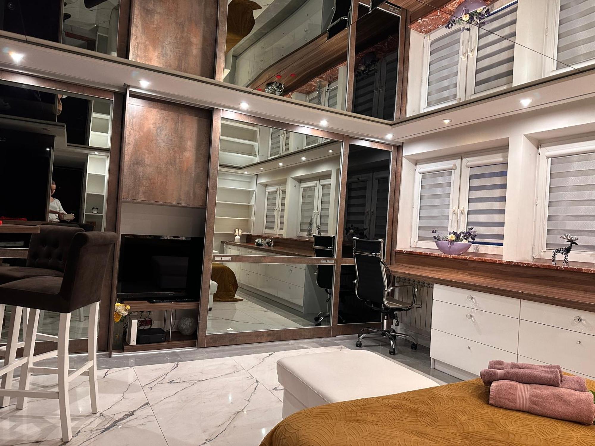Deluxury Mirror Apartament Centrum Warsawa Bagian luar foto