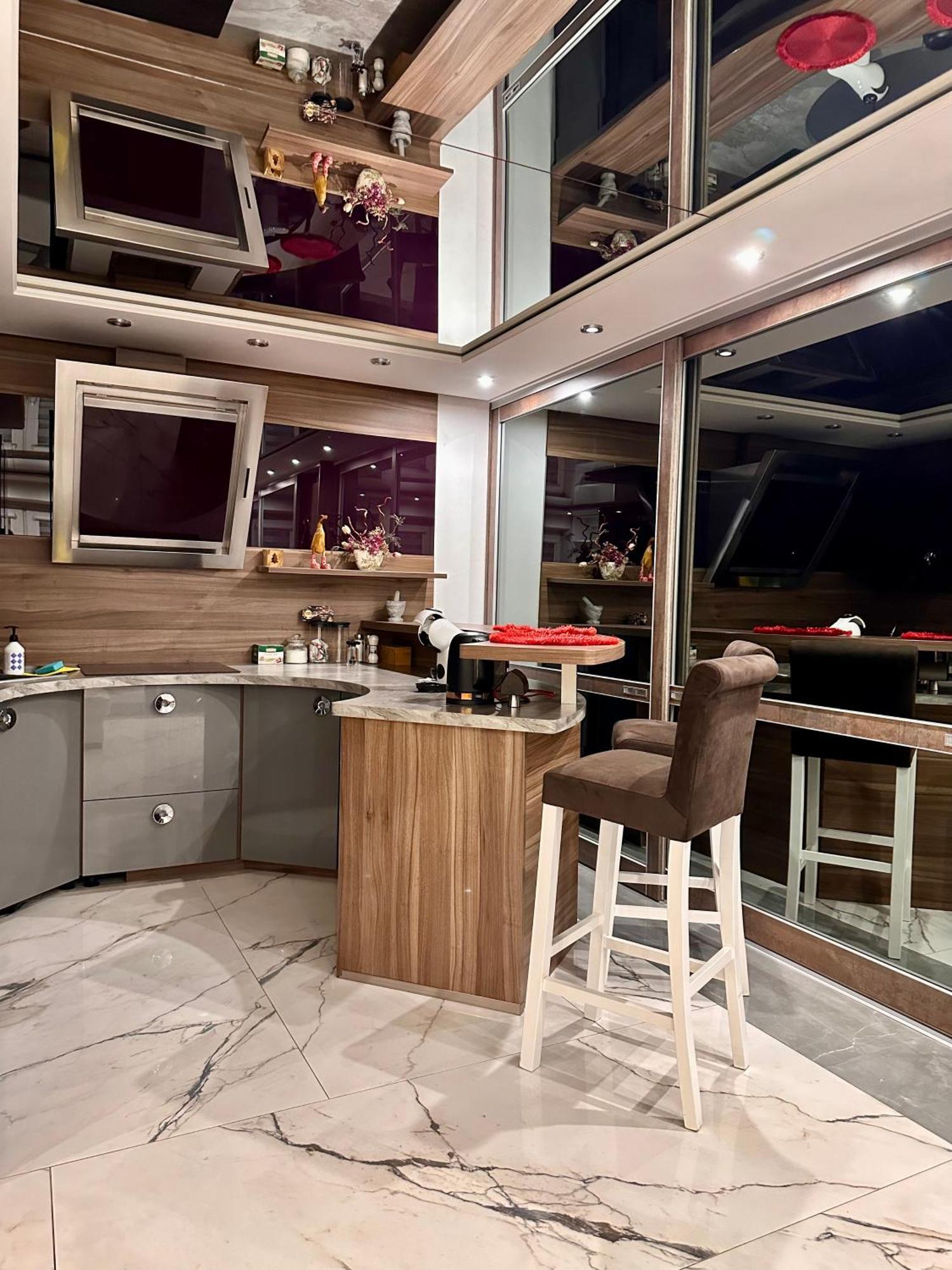 Deluxury Mirror Apartament Centrum Warsawa Bagian luar foto