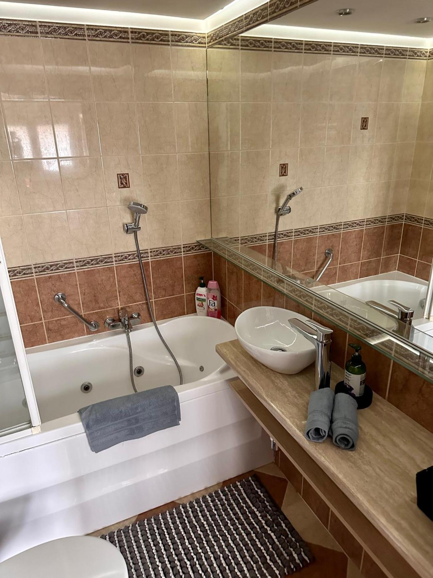 Deluxury Mirror Apartament Centrum Warsawa Bagian luar foto