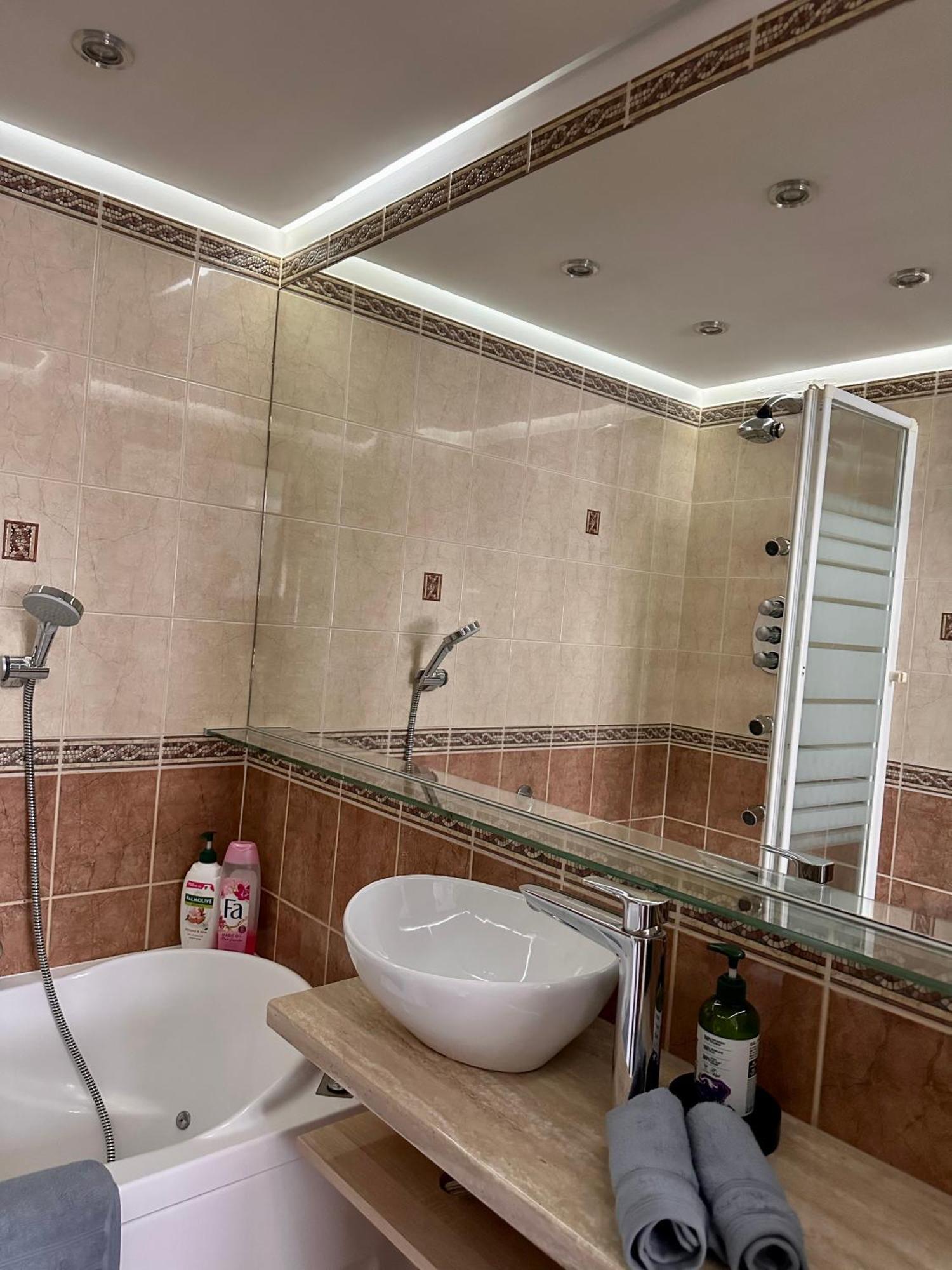 Deluxury Mirror Apartament Centrum Warsawa Bagian luar foto