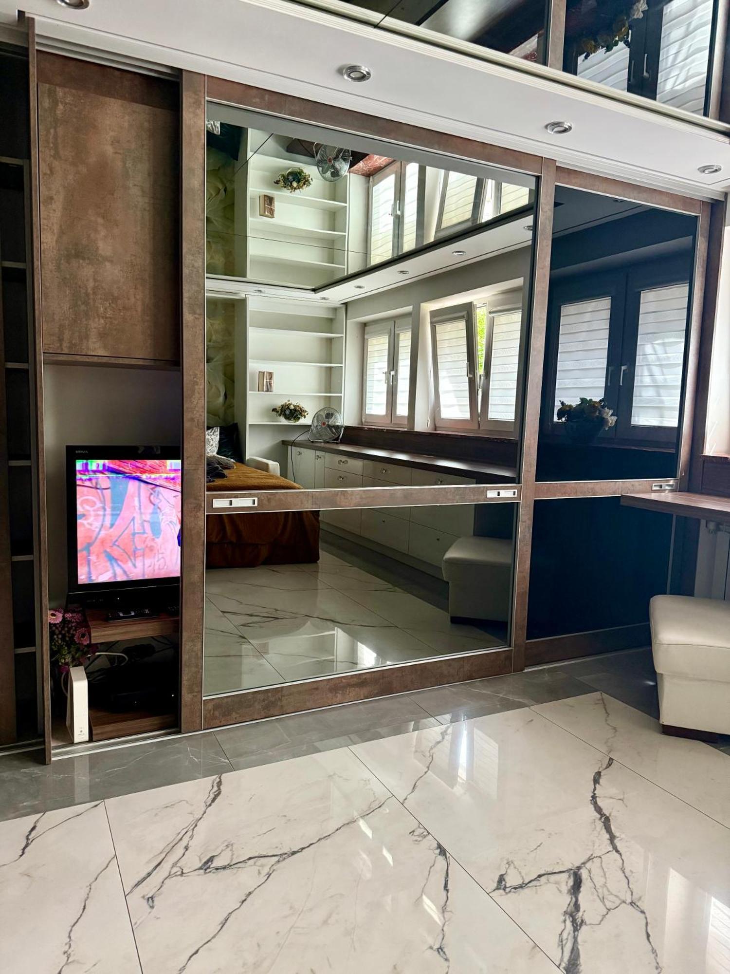 Deluxury Mirror Apartament Centrum Warsawa Bagian luar foto